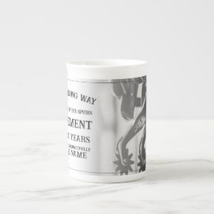 Tasse En Porcelaine Faire-part de retraite avec vieilles éperons