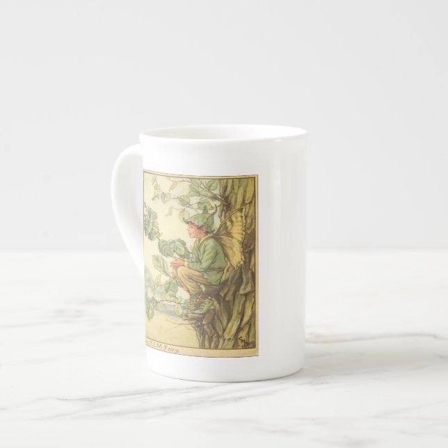 Tasse En Porcelaine Fée d'orme ailée assise dans un arbre (Devant gauche)