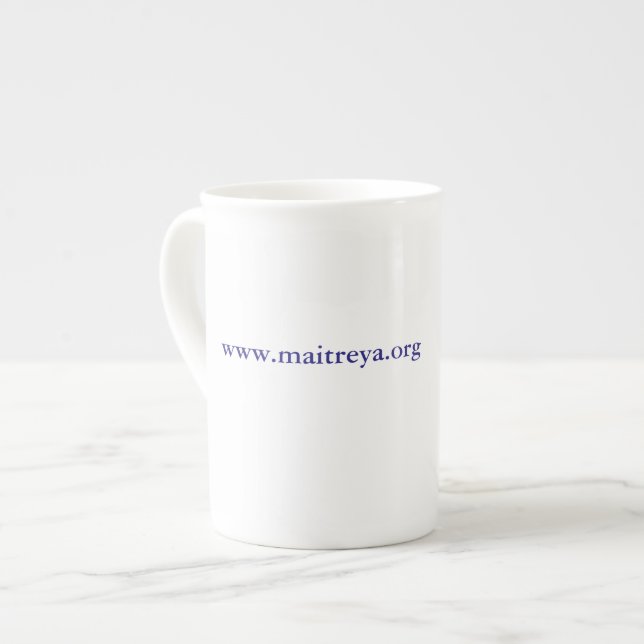 Tasse en porcelaine fine (Devant gauche)