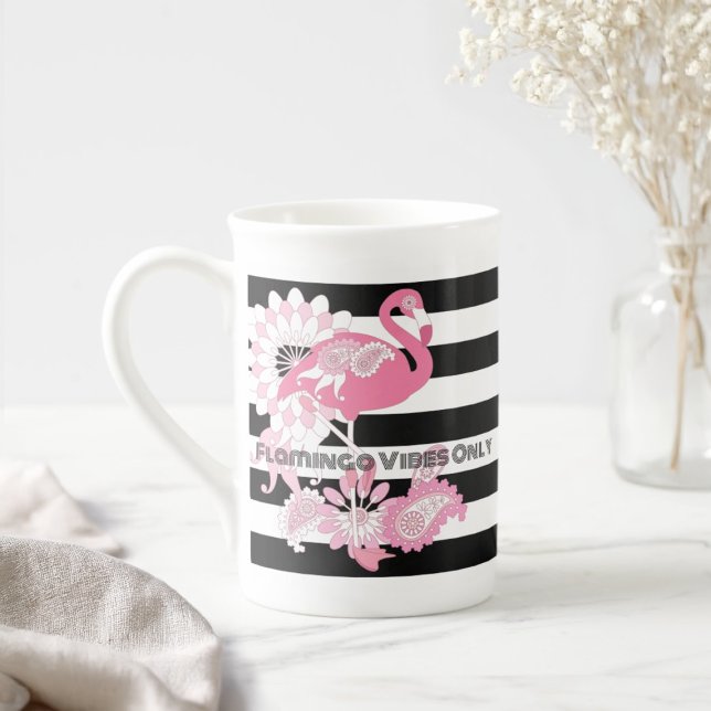 Tasse En Porcelaine Flamant rose rose rayé noir et blanc moderne (Créateur téléchargé)