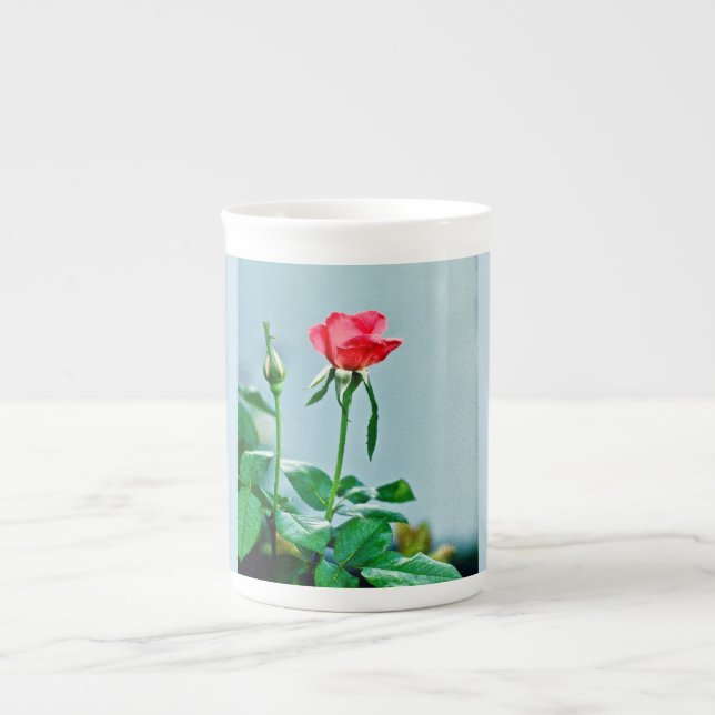 Tasse En Porcelaine Fleur et bourgeon roses sur la tasse de porcelaine (Devant)