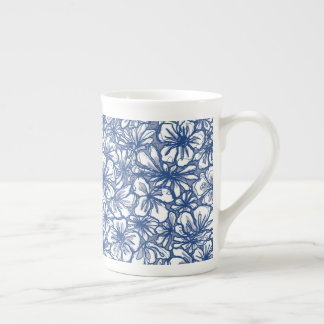 Tasse En Porcelaine Fleurs vives en bleu et blanc