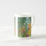Tasse En Porcelaine Gustav Klimt : Jardin d'agrément<br><div class="desc">Une belle tasse classique de porcelaine tendre comportant un jardin d'agrément coloré,  peint par le peintre symboliste autrichien Gustav Klimt.</div>