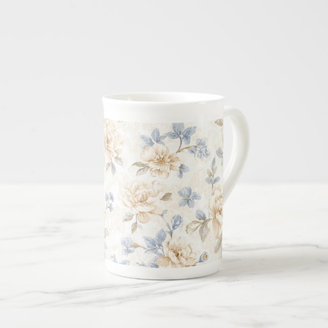 Tasse En Porcelaine Jolies fleurs bleues et crème romantiques   (Devant droit)