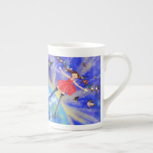 Tasse En Porcelaine Joyeuse fille aux oiseaux - Joie - Amusement