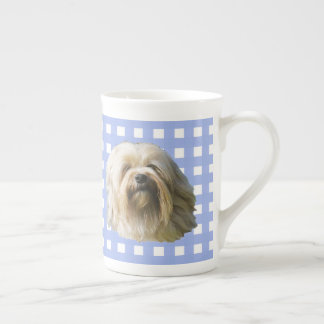 Tasse En Porcelaine Lowchen sur le guingan bleu