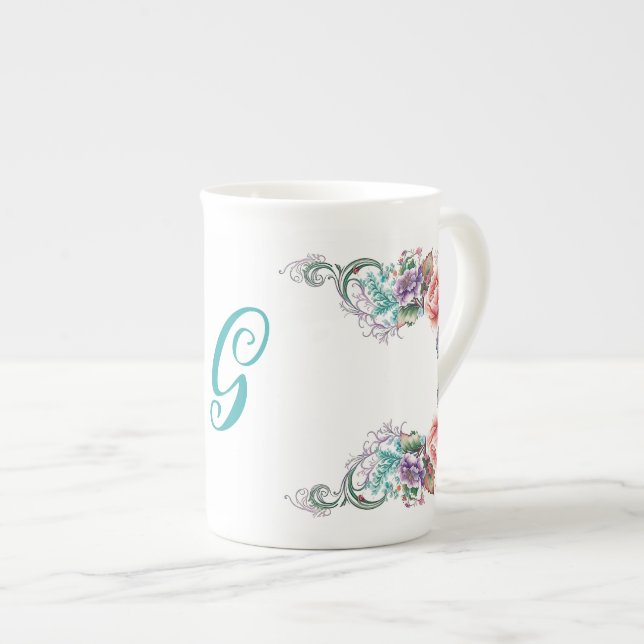 Tasse En Porcelaine Monogramme floral coloré (Devant droit)