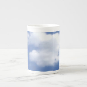 Tasse En Porcelaine nuages dans un ciel bleu