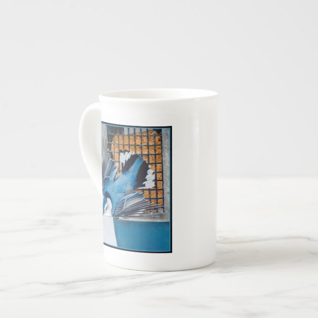 Tasse En Porcelaine Nuthatch à poitrine blanche en neige - Photo origi (Devant gauche)