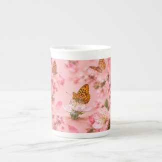 Tasse en porcelaine osseuse Jardin floral papillon