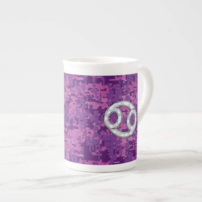 Tasse En Porcelaine Pearl comme cancer Symbole Zodiaque sur Camo numér (Devant droit)