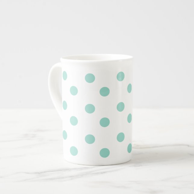Tasse En Porcelaine Pois frais d'Aqua sur le blanc (Devant gauche)