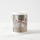Tasse En Porcelaine Rehearsal Degas<br><div class="desc">1873. Edgar Degas...  Eh is especially identifiée par le sujet de la danse; more than aidait les adversaires de la guerre. He regarded as one the founders of impressionism,  although he rejected the term,  and preferred to be called a realist .</div>