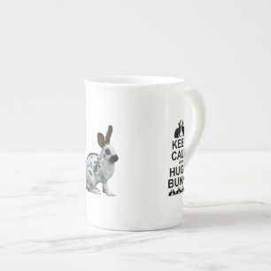 Tasse En Porcelaine Restez calme et serrez un lapin dans vos bras