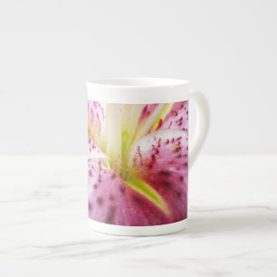 Tasse En Porcelaine Stargazer Lily brillant Magenta Floral