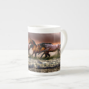 Tasse En Porcelaine Trois chevaux en cavale dans l'océan