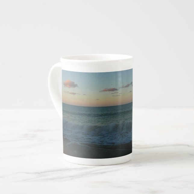 Tasse En Porcelaine Vagues s'écrasant au paysage de Sunset Beach (Devant gauche)