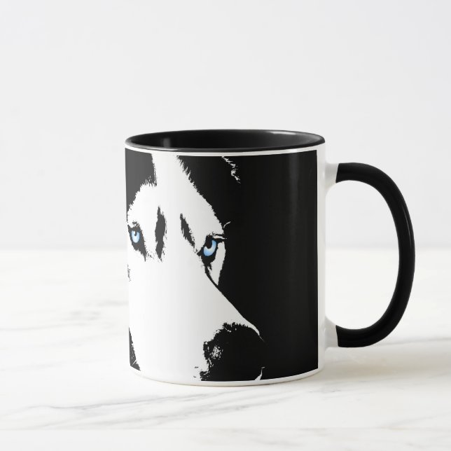 Tasse enrouée de chien de traîneau sibérien de (Droite)