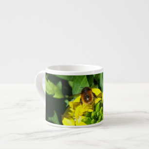 Tasse Expresso Abeille sur Fleurs Jaunes