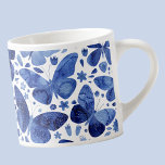 Tasse Expresso Aquarelle papillon Indigo Blue<br><div class="desc">Peinture à papillon couleur bleu et blanc indigo moderne.</div>
