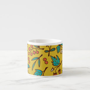 Tasse Expresso Berries sur branches, motif naturel sans soudure.