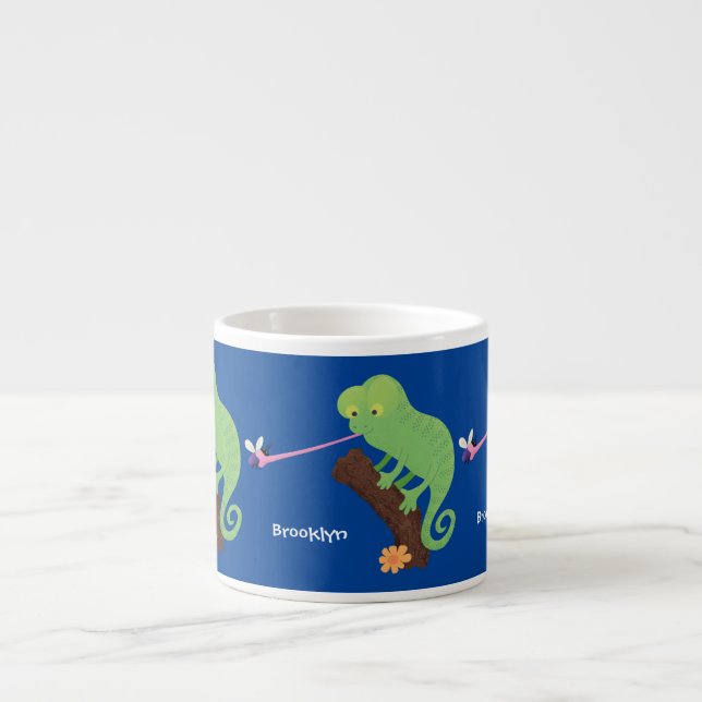 Tasse Expresso Caricature de lézard de caméléon vert joyeux (Devant)