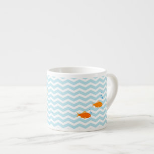 Tasse Expresso Chevron bleu lunatique avec des poissons d'or