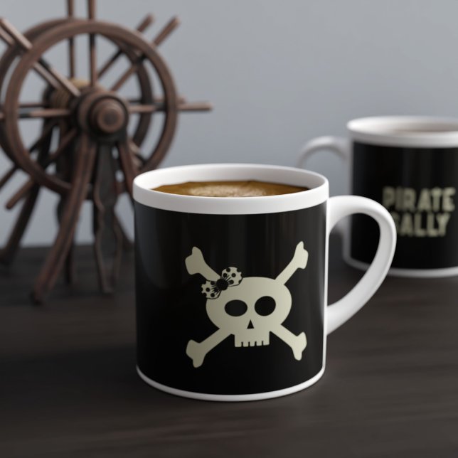 Tasse Expresso Crâne et os croisés Fille Pirate Nom Noir Funny (Set sail for a java adventure! Just add your name!)