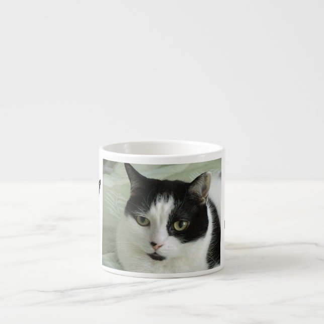 Tasse Expresso Cute chat noir et blanc Personnalisé (Devant)