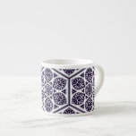 Tasse Expresso Décor rosette ottomane turkise<br><div class="desc">Motif ottoman de l'empire turc en bleu et blanc. On dirait cette fameuse vaisselle bleue hollandaise. C'est le genre de motifs traditionnels utilisés dans l'empire ottoman. C'est une vigne stylisée et un motif de fleurs. Dans les ornements ottomans un thème de la nature a toujours été populaire. L'empire ottoman existait...</div>