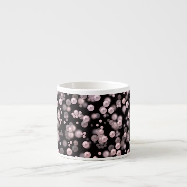 Tasse Expresso Éparpillements de perles roses et blanches sur du  (Devant)