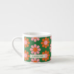 Tasse Expresso Joli Coloré Fleur Motif Vert rose Nom<br><div class="desc">Coupe personnalisée Cute colorée Retro Flower Motif vert et rose Espresso</div>