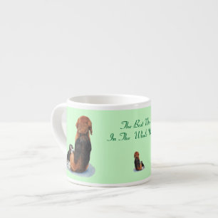 Tasse Expresso mignon chiot beagle bouddling maman chien avec slo