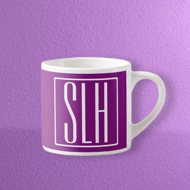 Tasse Expresso Monogramme Initiales 3 Moderne Gras | Blanc & Viol (Créateur téléchargé)
