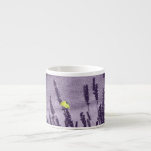 Tasse Expresso Papillon Citron sur un champ de Lavande Violette