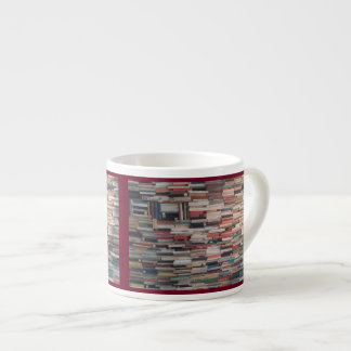 Tasse Expresso Piles de livre empilées vers le haut étroitement