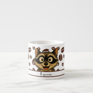 Tasse Expresso Raton laveur mignon sur fond de grains de café esp