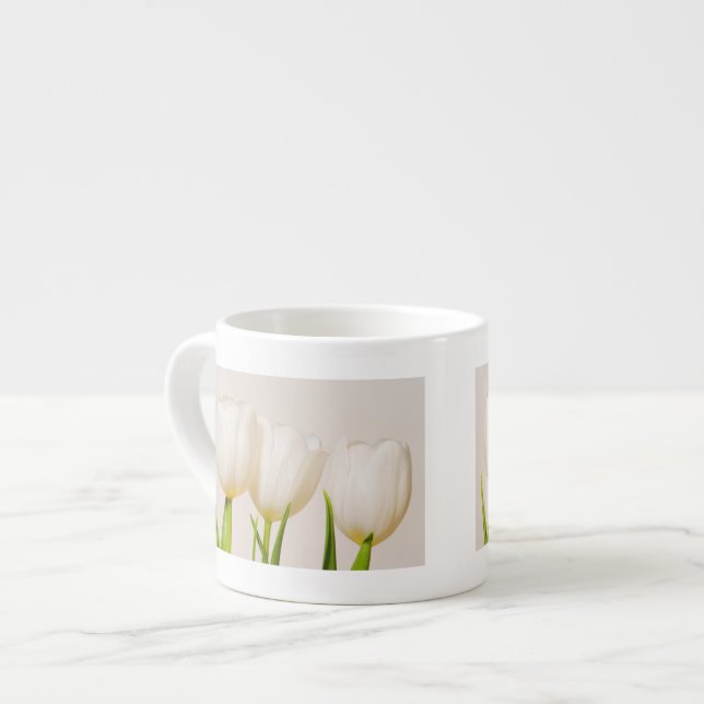 Tasse Expresso Tulipes blanches sur fond blanc, (Devant gauche)
