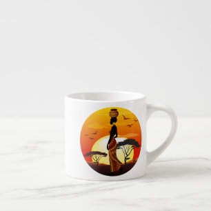 Tasse Expresso Une belle femme africaine Silhouette sur les solei