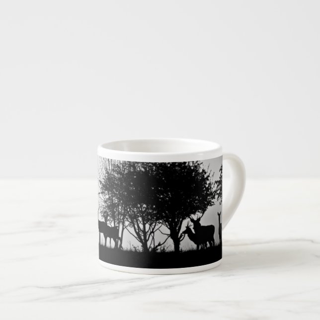 Tasse Expresso Une image de quelques cerfs communs dans la brume (Devant droit)