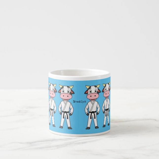 Tasse Expresso Vache mignonne en combinaison kung fu (Devant)