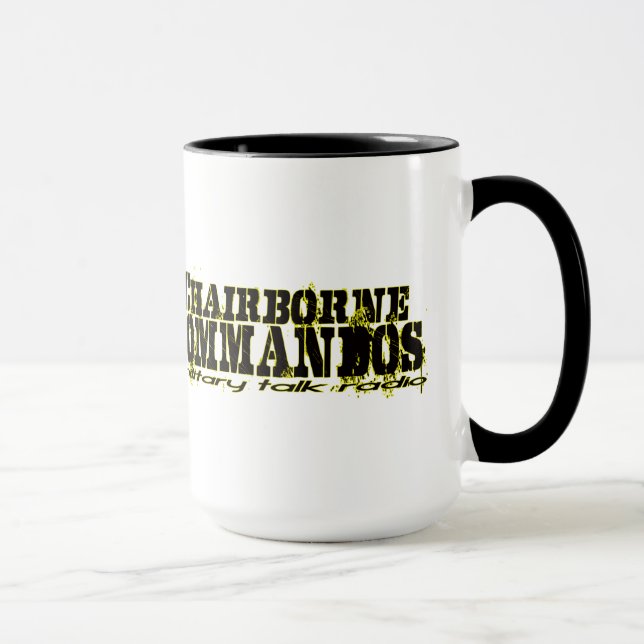 Tasse faisante le coin de lueur de jaune de tir (Droite)