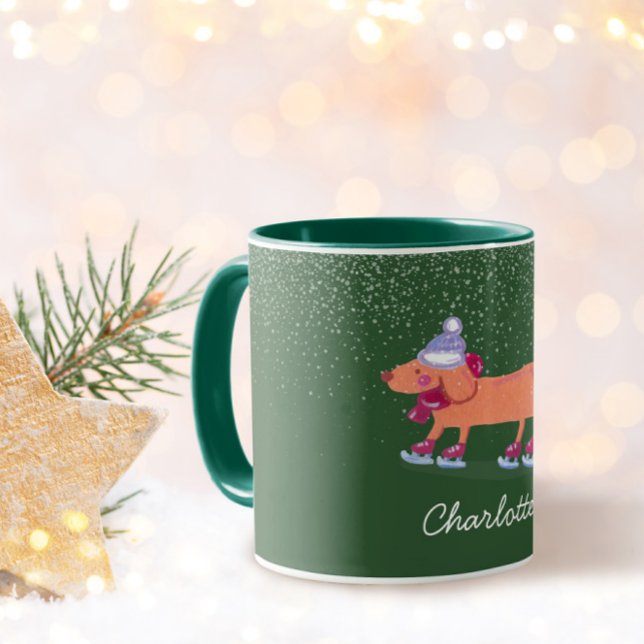 Tasse festive avec nom et chien teckel patinant su (Créateur téléchargé)