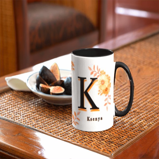 Tasse florale personnalisée d'automne - Nom et ini (Créateur téléchargé)