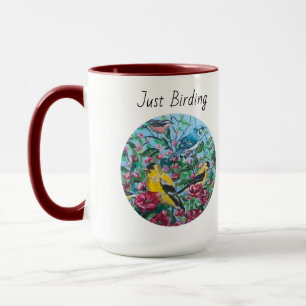 Tasse florale rouge peinte à la main et oiseaux