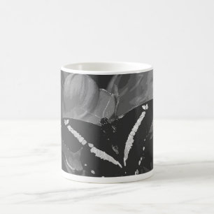 Tasse Flutter Charm – Papillons Élégants pour Séré