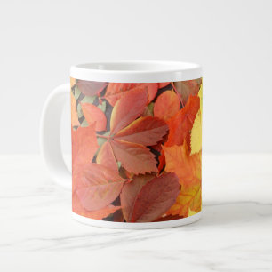 Tasse Géante Arrière - plan Coloré Des Feuilles D'Automne Tombé