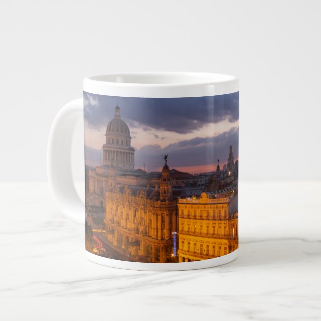 Tasse Géante Cityscape au coucher du soleil, La Havane, Cuba (Devant gauche)