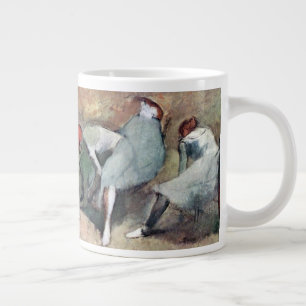 Tasse Géante Danseurs lacant leurs chaussures par Edgar Degas