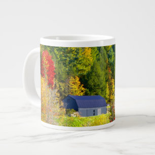 Tasse Géante États-Unis, Vermont. Feuillage d'automne le long d